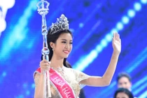 Những mỹ nhân ĐH Ngoại thương "khuynh đảo" Hoa hậu Việt Nam