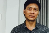 Quốc Tuấn khóc nghẹn khi con trai được trao học bổng