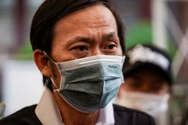 Sau 6 tháng, Hoài Linh giải ngân tiền lũ lụt 2020 giữa dịch COVID-19