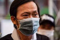 Sau 6 tháng, Hoài Linh giải ngân tiền lũ lụt 2020 giữa dịch COVID-19