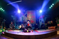 Mặc rét, khán giả đông kín đi nghe Xẩm Xuân 16