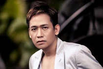 Duy Mạnh tặng 2 triệu cho kẻ đấm vào mặt mình khi đang diễn