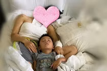 Hồng Ngọc chia sẻ ảnh đầu tiên sau một tuần bị bỏng