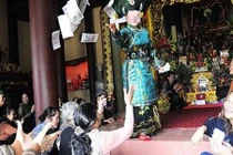 Độc chiêu lừa đảo tiền tỷ của “thánh cô, thánh cậu”