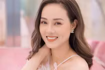 Nụ cười "toả nắng" của vợ NSND Công Lý