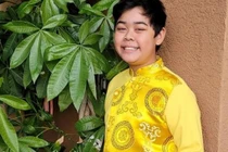 Hình ảnh hiếm hoi của con trai Thu Phương - Dũng Taylor