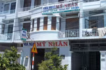 Khai trừ Đảng Trưởng phòng GD quan hệ bất chính