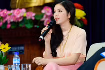 Lý Nhã Kỳ tiết lộ từng sống trong nhà tình nghĩa