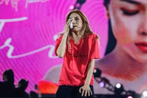 Mỹ Tâm lên tiếng vụ khiếu nại "vé VIP phải đứng hành lang"