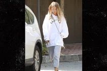 Justin Bieber qua đêm với bạn gái mới sau chia tay Selena Gomez?