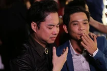 Ngọc Sơn khóc vì loại thí sinh đạp xe vào TP.HCM gặp mình