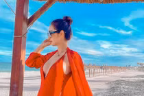 “Hoa hậu bốn con” Jennifer Phạm xinh đẹp ở tuổi 36