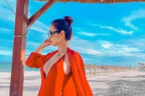 “Hoa hậu bốn con” Jennifer Phạm xinh đẹp ở tuổi 36