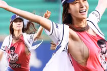 Sao Hàn và những lần muối mặt vì trang phục hớ hênh