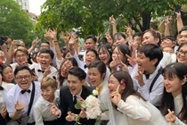 Đám hỏi Đông Nhi - Ông Cao Thắng, fan “lên đồ” đẹp chất ngất