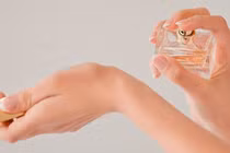 Vì sao công ty Xuất nhập khẩu Kavr bị thu hồi 8 mỹ phẩm?