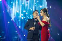 Hương Tràm gợi cảm trên sân khấu, cháy hết mình với Bằng Kiều