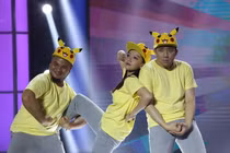 Trấn Thành gặp sự cố rách quần trên sóng truyền hình