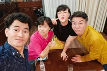 Chết cười Công Lý tạo dáng “phá đám” bên Xuân Bắc, Vân Dung