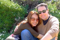 Hoa hậu Ngọc Khánh bỏ showbiz làm nông dân bên Mỹ với chồng Tây