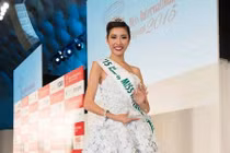 Á hậu Thúy Vân lọt top hoa hậu ứng xử hay nhất 