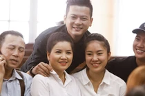 Dàn sao Việt chúc mừng Ngọc Trinh thắng kiện Nhà hát Kịch