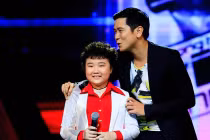 Hồ Hoài Anh phát cuồng vì cậu bé hát rock