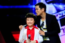 Hồ Hoài Anh phát cuồng vì cậu bé hát rock