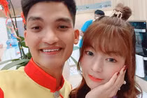 Mạc Văn Khoa và bạn gái làm phù dâu, phù rể ở lễ cưới Duy Mạnh