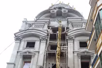 Nhà dát vàng có một không hai ở Hà Nội