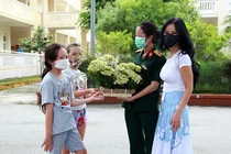 Hồng Nhung và hai con trở về nhà, kết thúc 14 ngày cách ly 