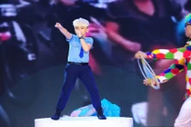 Hot boy nhí giả Sơn Tùng M-TP khiến khán giả phát sốt