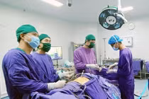 Khám tăng huyết áp định kỳ, bất ngờ phát hiện ung thư thận