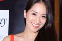 Khánh Thi ngắm "kho" huy chương, cúp vàng để lấy lại tinh thần