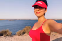 MC Kỳ Duyên trẻ trung, gợi cảm khó tin ở tuổi U60