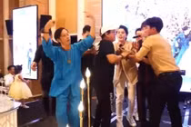 Sự thật clip Hoài Linh nhảy nhót tưng bừng sau xạ trị