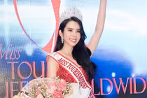 Huỳnh Vy bất ngờ đăng quang Miss Tourism Queen Worldwide 2018