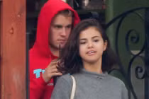 Selena Gomez và Justin Bieber hẹn hò như chưa hề có cuộc chia ly