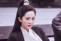 Phim Trung Quốc gây cười nữ giả nam ngực nhô cao, trang điểm đậm