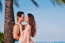 Hồ Ngọc Hà khoe đường cong tuyệt đẹp, tình tứ cùng Kim Lý