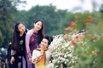 Hai con gái tài năng, xinh như hoa của Thanh Thanh Hiền