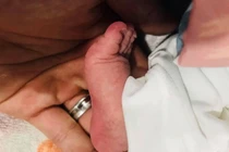 Vợ doanh nhân hơn 15 tuổi của Trương Nam Thành sinh đôi