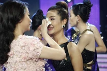 Ngọc Dung chia tay “Hoa khôi Áo dài” trong nước mắt