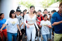 Bị tung clip thuê fan ở The Voice, Đông Nhi nói gì?