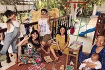 Mùa Covid-19, các ông bố showbiz Việt bị vợ “hướng nghiệp” cực bá đạo