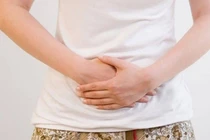 Sốt cao kèm đau bụng, đi khám phát hiện vòi trứng đầy mủ