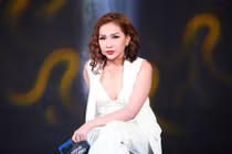 Khả Như "đứng hình" khi fan cầu xin 1 triệu tiền card để "giúp gia đình"