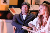 Angelina Jolie phản ứng sao trước tin đồn Brad Pitt có tình mới?