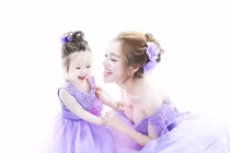 Ảnh đẹp thiên thần của Elly Trần và con gái Cadie