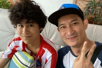 Bất ngờ con trai Huy Khánh cao ráo, điển trai khi mới 14 tuổi